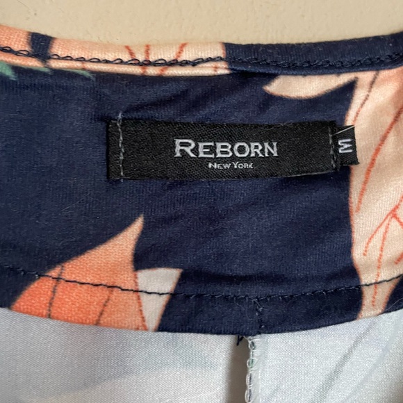 Spring Floral Top - Picture 3 of 3